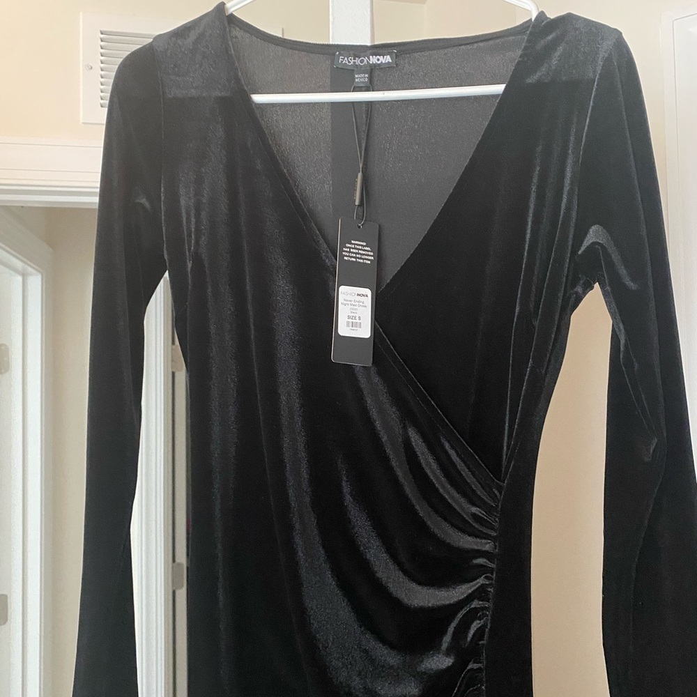 Black Sexy Velvet Dress - Picture 6 of 9